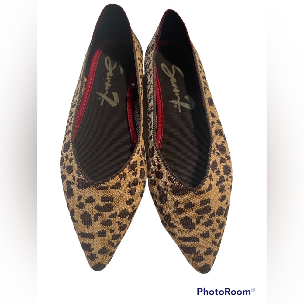 NWT Seven7 Leopard Print Pointed Toe Comfort Flats size 8